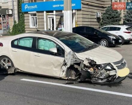Белый Шевроле Вольт, объемом двигателя 1.4 л и пробегом 170 тыс. км за 5500 $, фото 1 на Automoto.ua