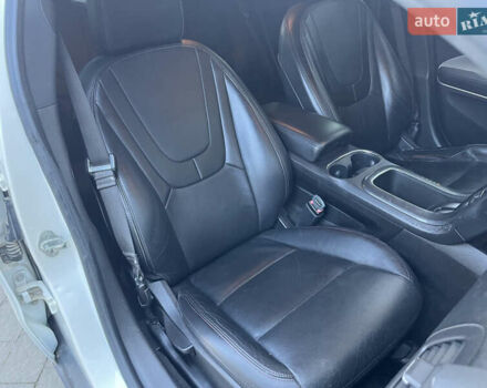 Белый Шевроле Вольт, объемом двигателя 1.4 л и пробегом 262 тыс. км за 11000 $, фото 44 на Automoto.ua