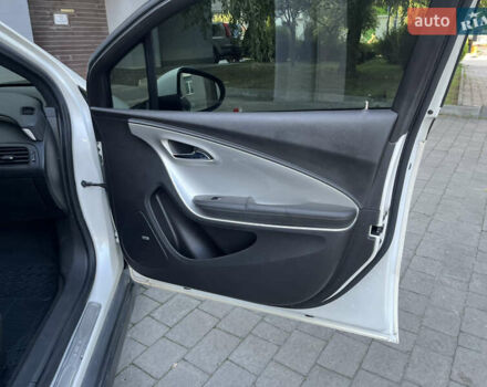 Белый Шевроле Вольт, объемом двигателя 1.4 л и пробегом 262 тыс. км за 11000 $, фото 43 на Automoto.ua