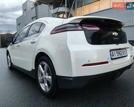 Белый Шевроле Вольт, объемом двигателя 1.4 л и пробегом 151 тыс. км за 12900 $, фото 2 на Automoto.ua