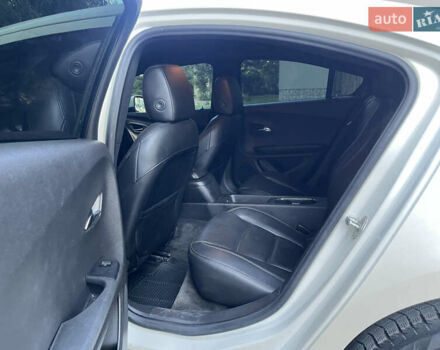 Белый Шевроле Вольт, объемом двигателя 1.4 л и пробегом 262 тыс. км за 11000 $, фото 49 на Automoto.ua