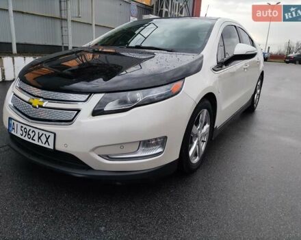 Белый Шевроле Вольт, объемом двигателя 1.4 л и пробегом 151 тыс. км за 12900 $, фото 3 на Automoto.ua