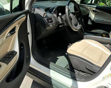 Белый Шевроле Вольт, объемом двигателя 1.4 л и пробегом 196 тыс. км за 11700 $, фото 11 на Automoto.ua