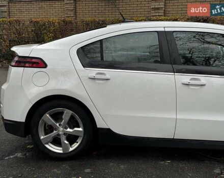 Белый Шевроле Вольт, объемом двигателя 1.4 л и пробегом 171 тыс. км за 10690 $, фото 4 на Automoto.ua