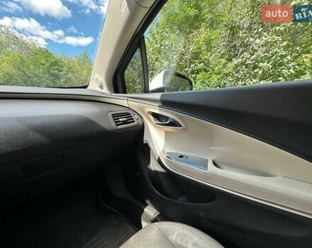 Белый Шевроле Вольт, объемом двигателя 1.4 л и пробегом 196 тыс. км за 11700 $, фото 14 на Automoto.ua