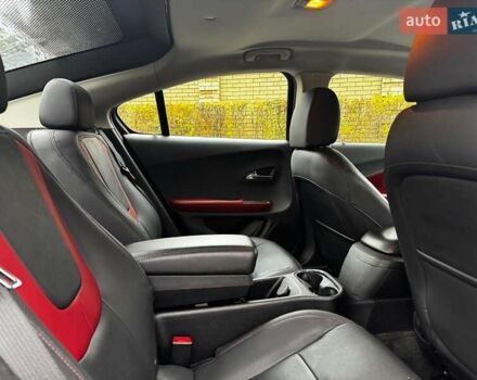 Белый Шевроле Вольт, объемом двигателя 1.4 л и пробегом 171 тыс. км за 10690 $, фото 17 на Automoto.ua