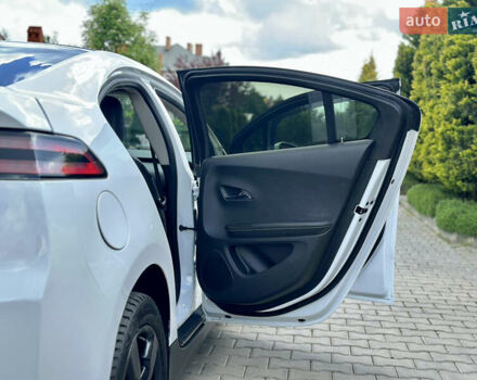 Білий Шевроле Вольт, об'ємом двигуна 1.4 л та пробігом 150 тис. км за 9000 $, фото 32 на Automoto.ua