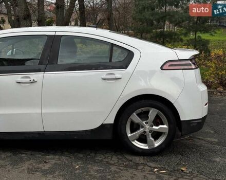 Белый Шевроле Вольт, объемом двигателя 1.4 л и пробегом 171 тыс. км за 10690 $, фото 8 на Automoto.ua
