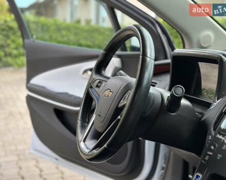 Білий Шевроле Вольт, об'ємом двигуна 1.4 л та пробігом 150 тис. км за 9000 $, фото 58 на Automoto.ua