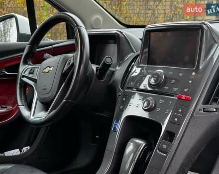 Белый Шевроле Вольт, объемом двигателя 1.4 л и пробегом 171 тыс. км за 10690 $, фото 22 на Automoto.ua