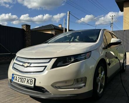 Белый Шевроле Вольт, объемом двигателя 1.4 л и пробегом 182 тыс. км за 10150 $, фото 1 на Automoto.ua