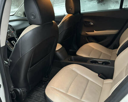 Белый Шевроле Вольт, объемом двигателя 1.4 л и пробегом 198 тыс. км за 10900 $, фото 9 на Automoto.ua