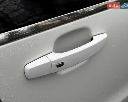 Белый Шевроле Вольт, объемом двигателя 1.4 л и пробегом 171 тыс. км за 10690 $, фото 19 на Automoto.ua