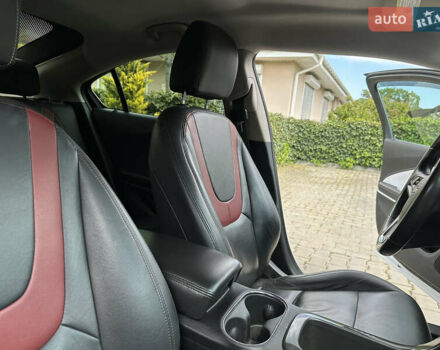 Білий Шевроле Вольт, об'ємом двигуна 1.4 л та пробігом 150 тис. км за 9000 $, фото 63 на Automoto.ua