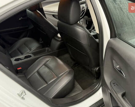 Белый Шевроле Вольт, объемом двигателя 1.4 л и пробегом 170 тыс. км за 8800 $, фото 10 на Automoto.ua