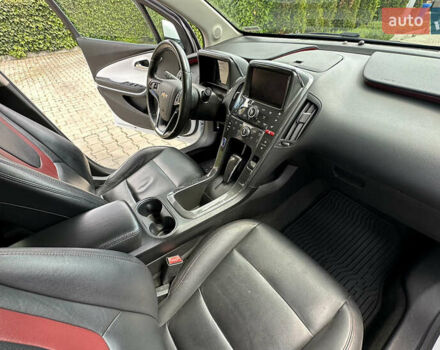 Білий Шевроле Вольт, об'ємом двигуна 1.4 л та пробігом 150 тис. км за 9000 $, фото 57 на Automoto.ua