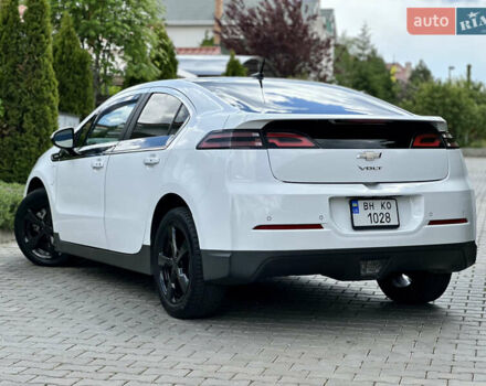 Білий Шевроле Вольт, об'ємом двигуна 1.4 л та пробігом 150 тис. км за 9000 $, фото 2 на Automoto.ua