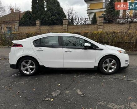 Белый Шевроле Вольт, объемом двигателя 1.4 л и пробегом 171 тыс. км за 10690 $, фото 5 на Automoto.ua