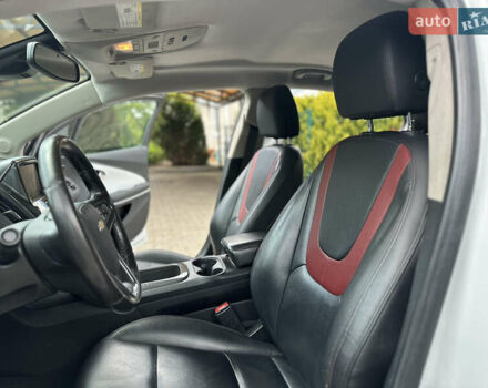 Білий Шевроле Вольт, об'ємом двигуна 1.4 л та пробігом 150 тис. км за 9000 $, фото 36 на Automoto.ua