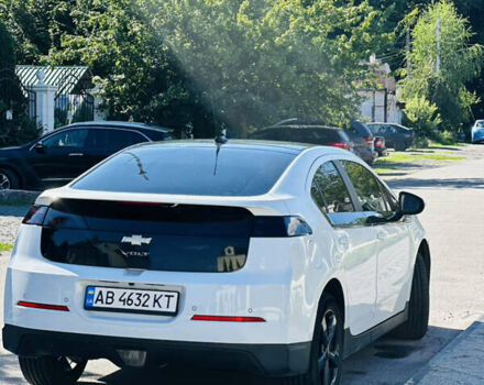 Белый Шевроле Вольт, объемом двигателя 1.4 л и пробегом 174 тыс. км за 11500 $, фото 2 на Automoto.ua