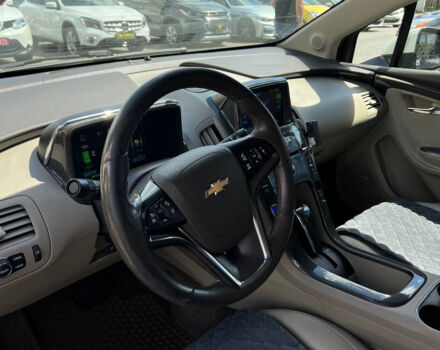 Шевроле Вольт 2013 в Ивано-Франковске на Automoto.ua Белый Шевроле Вольт, объемом двигателя 1.4 л и пробегом 157 тыс. км за 11700 $, фото 9 на Automoto.ua