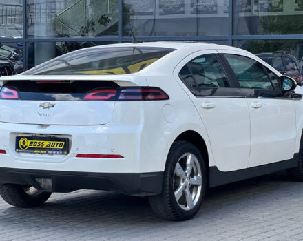Шевроле Вольт 2013 в Ивано-Франковске на Automoto.ua Белый Шевроле Вольт, объемом двигателя 1.4 л и пробегом 157 тыс. км за 11700 $, фото 5 на Automoto.ua