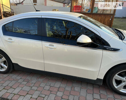 Шевроле Вольт 2013 в Киеве на Automoto.ua Белый Шевроле Вольт, объемом двигателя 1.4 л и пробегом 208 тыс. км за 11000 $, фото 2 на Automoto.ua