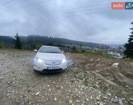 Белый Шевроле Вольт, объемом двигателя 1.4 л и пробегом 250 тыс. км за 10500 $, фото 5 на Automoto.ua