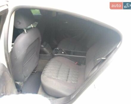 Белый Шевроле Вольт, объемом двигателя 1.4 л и пробегом 173 тыс. км за 9300 $, фото 7 на Automoto.ua