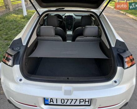 Білий Шевроле Вольт, об'ємом двигуна 1.4 л та пробігом 103 тис. км за 12300 $, фото 26 на Automoto.ua