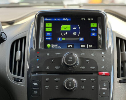 Шевроле Вольт 2013 в Ивано-Франковске на Automoto.ua Белый Шевроле Вольт, объемом двигателя 1.4 л и пробегом 157 тыс. км за 11700 $, фото 16 на Automoto.ua