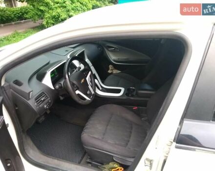 Белый Шевроле Вольт, объемом двигателя 1.4 л и пробегом 173 тыс. км за 9300 $, фото 5 на Automoto.ua