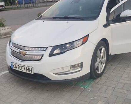Белый Шевроле Вольт, объемом двигателя 1.4 л и пробегом 140 тыс. км за 10900 $, фото 3 на Automoto.ua