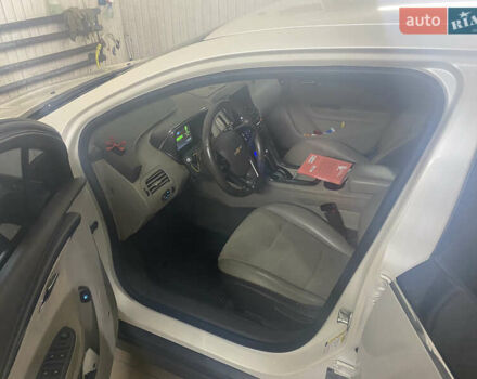 Белый Шевроле Вольт, объемом двигателя 1.4 л и пробегом 250 тыс. км за 10500 $, фото 18 на Automoto.ua