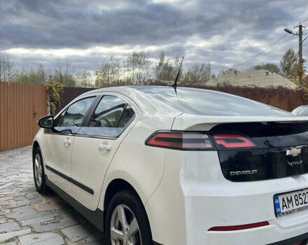 Белый Шевроле Вольт, объемом двигателя 1.4 л и пробегом 282 тыс. км за 9400 $, фото 2 на Automoto.ua