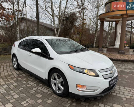 Белый Шевроле Вольт, объемом двигателя 1.4 л и пробегом 223 тыс. км за 7800 $, фото 1 на Automoto.ua