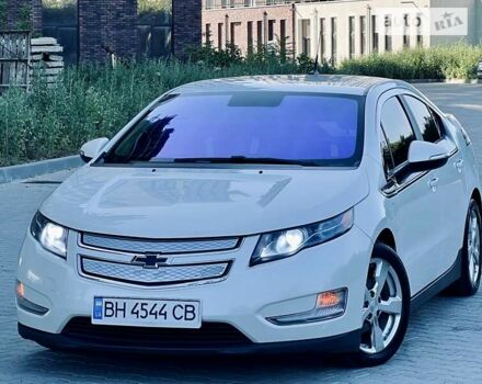 Белый Шевроле Вольт, объемом двигателя 1.4 л и пробегом 161 тыс. км за 8800 $, фото 1 на Automoto.ua