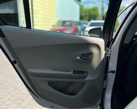 Шевроле Вольт 2013 в Ивано-Франковске на Automoto.ua Белый Шевроле Вольт, объемом двигателя 1.4 л и пробегом 157 тыс. км за 11700 $, фото 18 на Automoto.ua