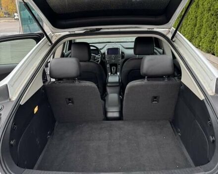 Шевроле Вольт 2014 в Черкассах на Automoto.ua Белый Шевроле Вольт, объемом двигателя 1.4 л и пробегом 130 тыс. км за 10300 $, фото 14 на Automoto.ua