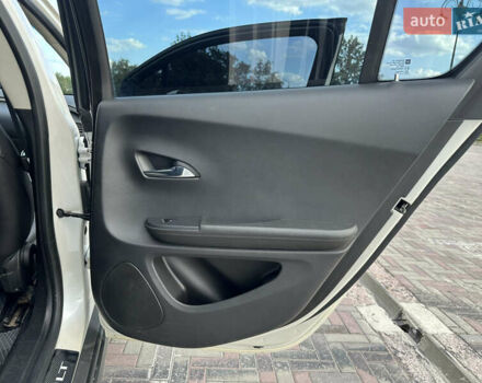 Белый Шевроле Вольт, объемом двигателя 1.4 л и пробегом 175 тыс. км за 11200 $, фото 15 на Automoto.ua