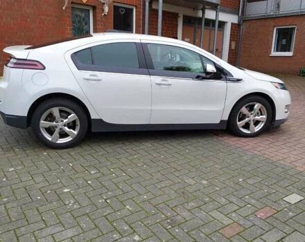 Белый Шевроле Вольт, объемом двигателя 1.4 л и пробегом 178 тыс. км за 9000 $, фото 1 на Automoto.ua