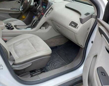 Белый Шевроле Вольт, объемом двигателя 1.4 л и пробегом 178 тыс. км за 9000 $, фото 2 на Automoto.ua