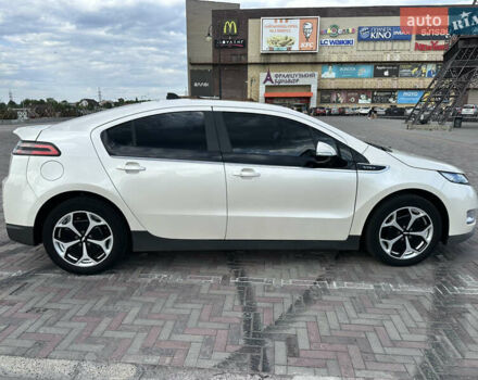 Белый Шевроле Вольт, объемом двигателя 1.4 л и пробегом 175 тыс. км за 11200 $, фото 1 на Automoto.ua