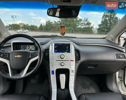 Белый Шевроле Вольт, объемом двигателя 1.4 л и пробегом 175 тыс. км за 11200 $, фото 7 на Automoto.ua