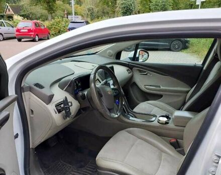 Белый Шевроле Вольт, объемом двигателя 1.4 л и пробегом 178 тыс. км за 9000 $, фото 7 на Automoto.ua