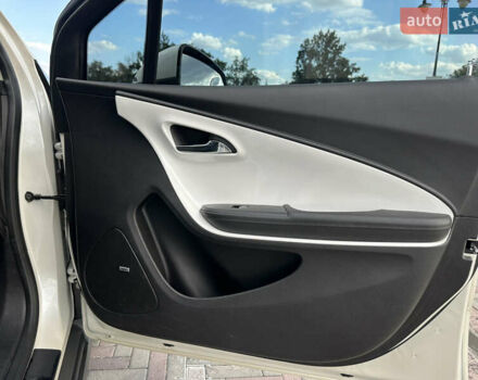 Белый Шевроле Вольт, объемом двигателя 1.4 л и пробегом 175 тыс. км за 11200 $, фото 13 на Automoto.ua