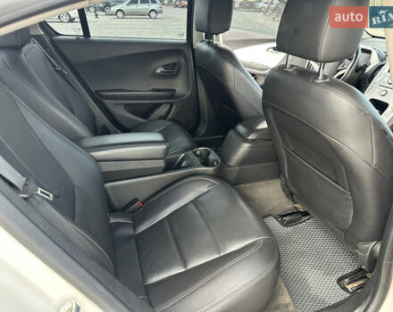 Белый Шевроле Вольт, объемом двигателя 1.4 л и пробегом 175 тыс. км за 11200 $, фото 11 на Automoto.ua