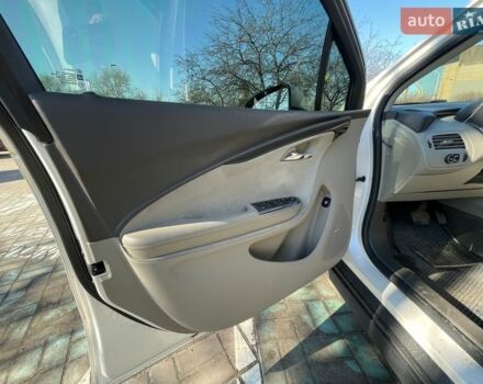 Белый Шевроле Вольт, объемом двигателя 1.4 л и пробегом 92 тыс. км за 12500 $, фото 60 на Automoto.ua