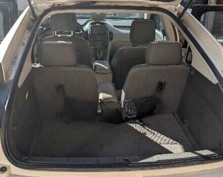 Білий Шевроле Вольт, об'ємом двигуна 1.4 л та пробігом 232 тис. км за 14000 $, фото 7 на Automoto.ua