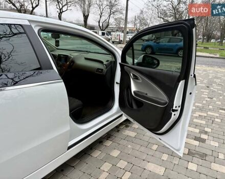 Белый Шевроле Вольт, объемом двигателя 1.4 л и пробегом 85 тыс. км за 9999 $, фото 43 на Automoto.ua